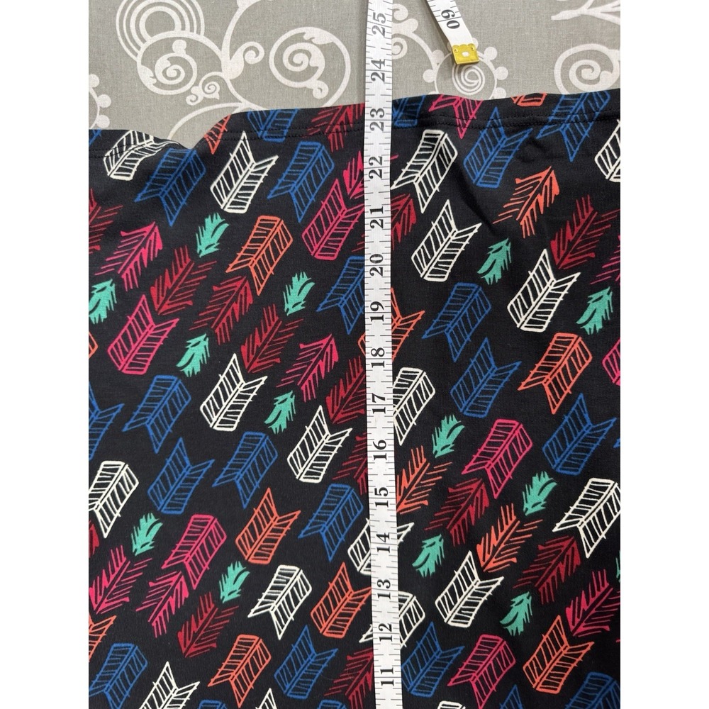 NWT LuLaRoe Gigi Tee XS Black Arrow Feather Boho Indie Y2K Stretch Shirt Top - Picture 7 of 8
